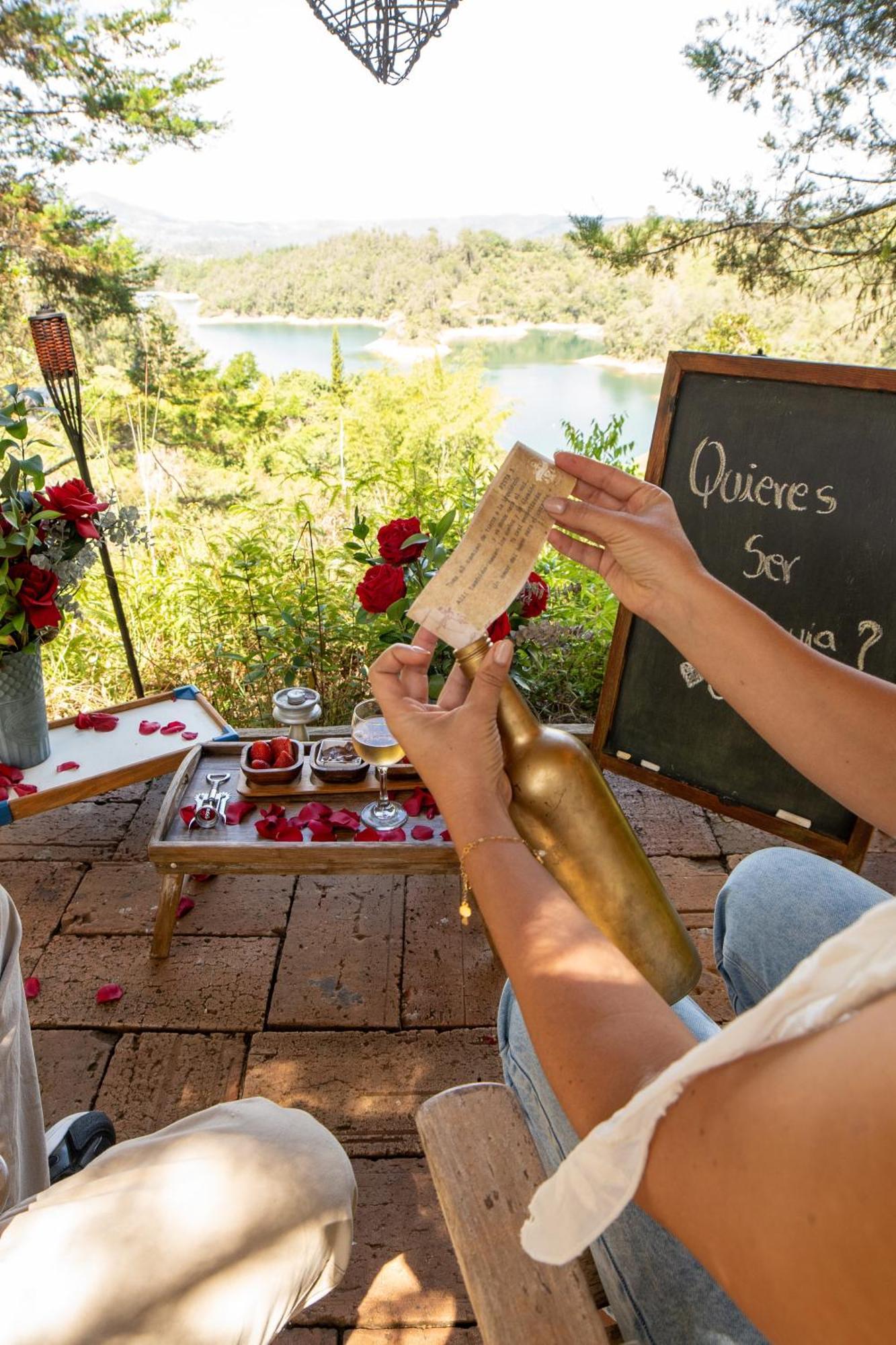 Levit Glamping - Hotel Guatape Penol (Adults Only) Ngoại thất bức ảnh