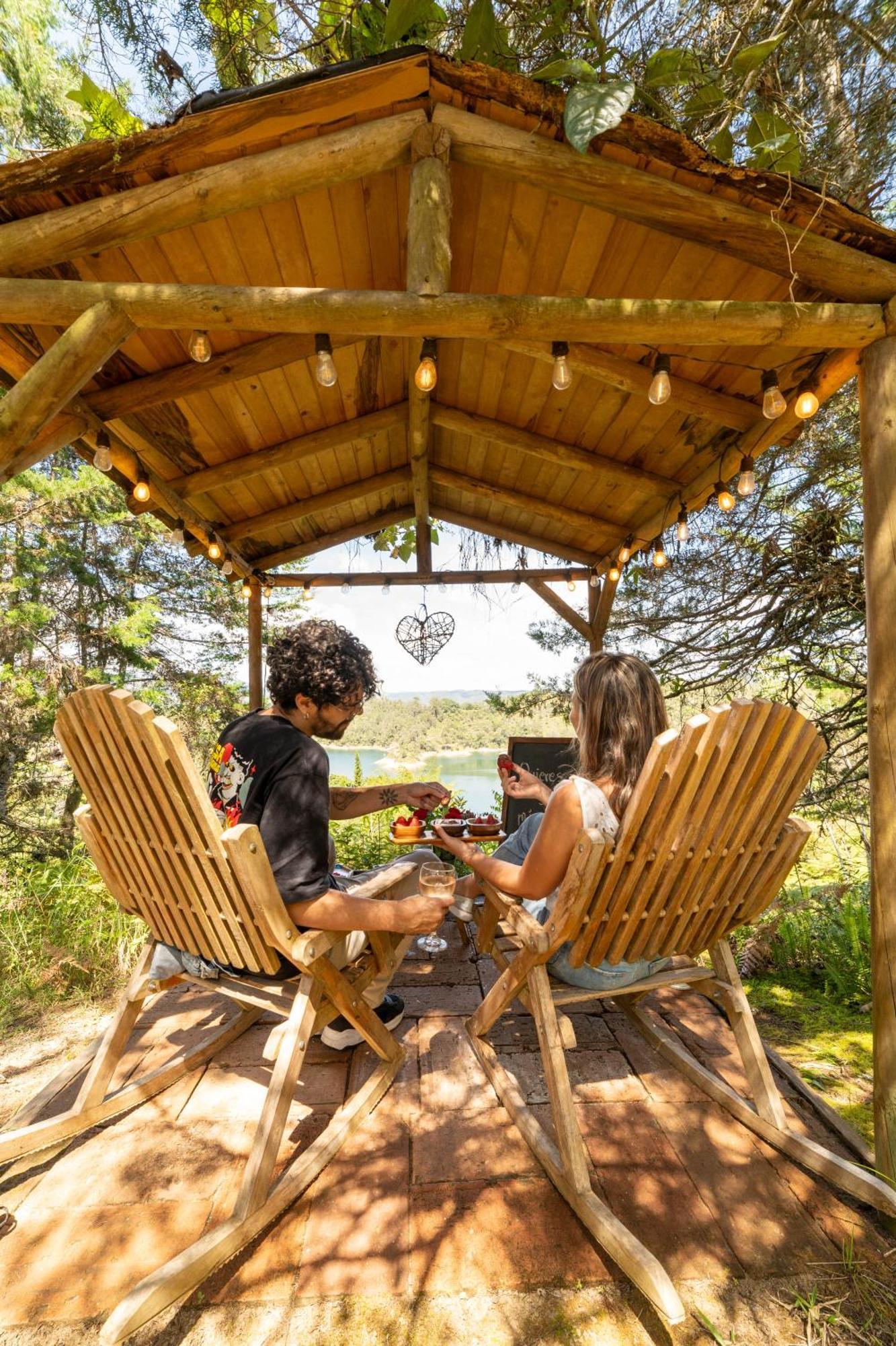 Levit Glamping - Hotel Guatape Penol (Adults Only) Ngoại thất bức ảnh